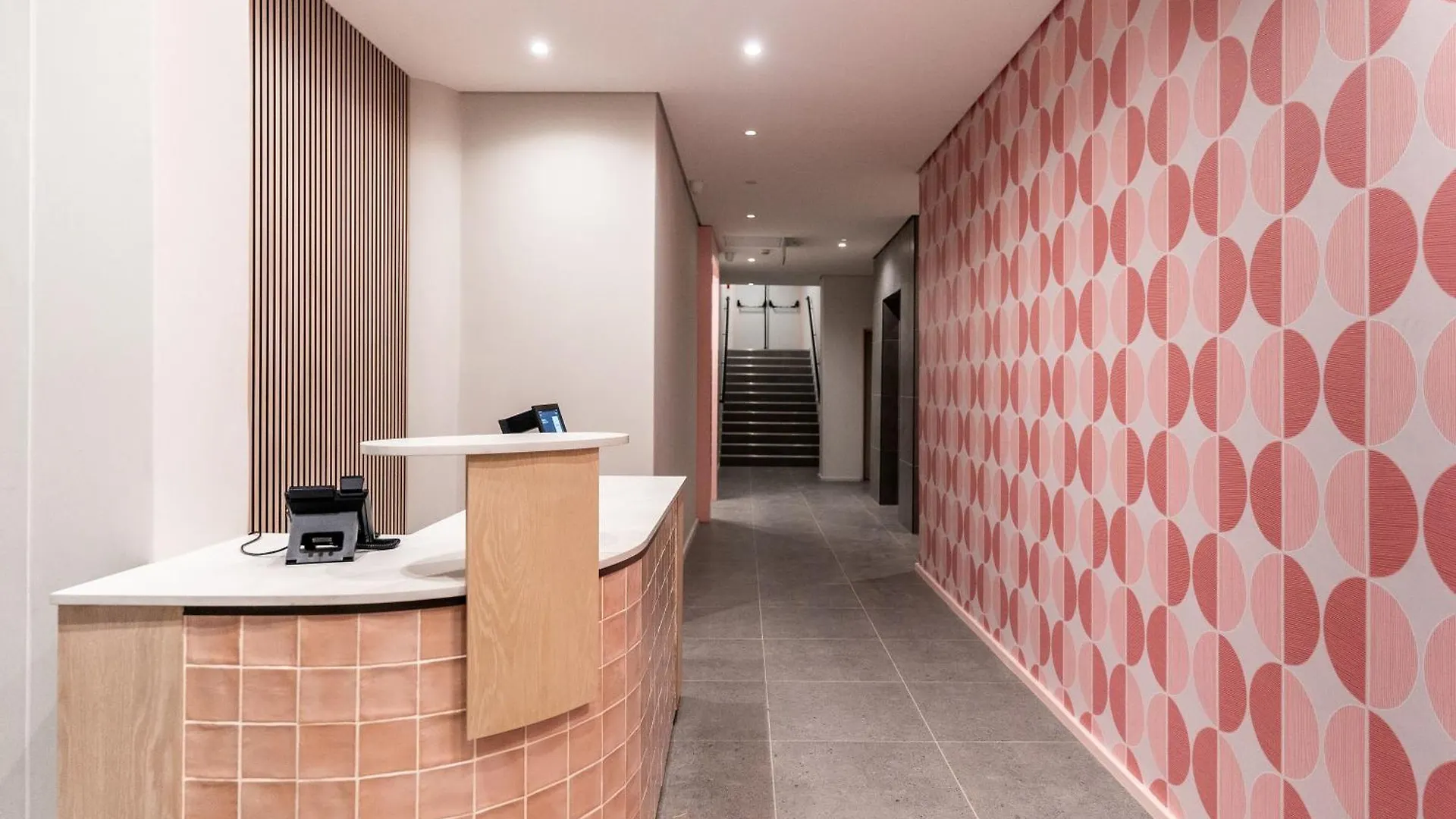 The Rose207: Modern Corner Studio With Views Cape Town