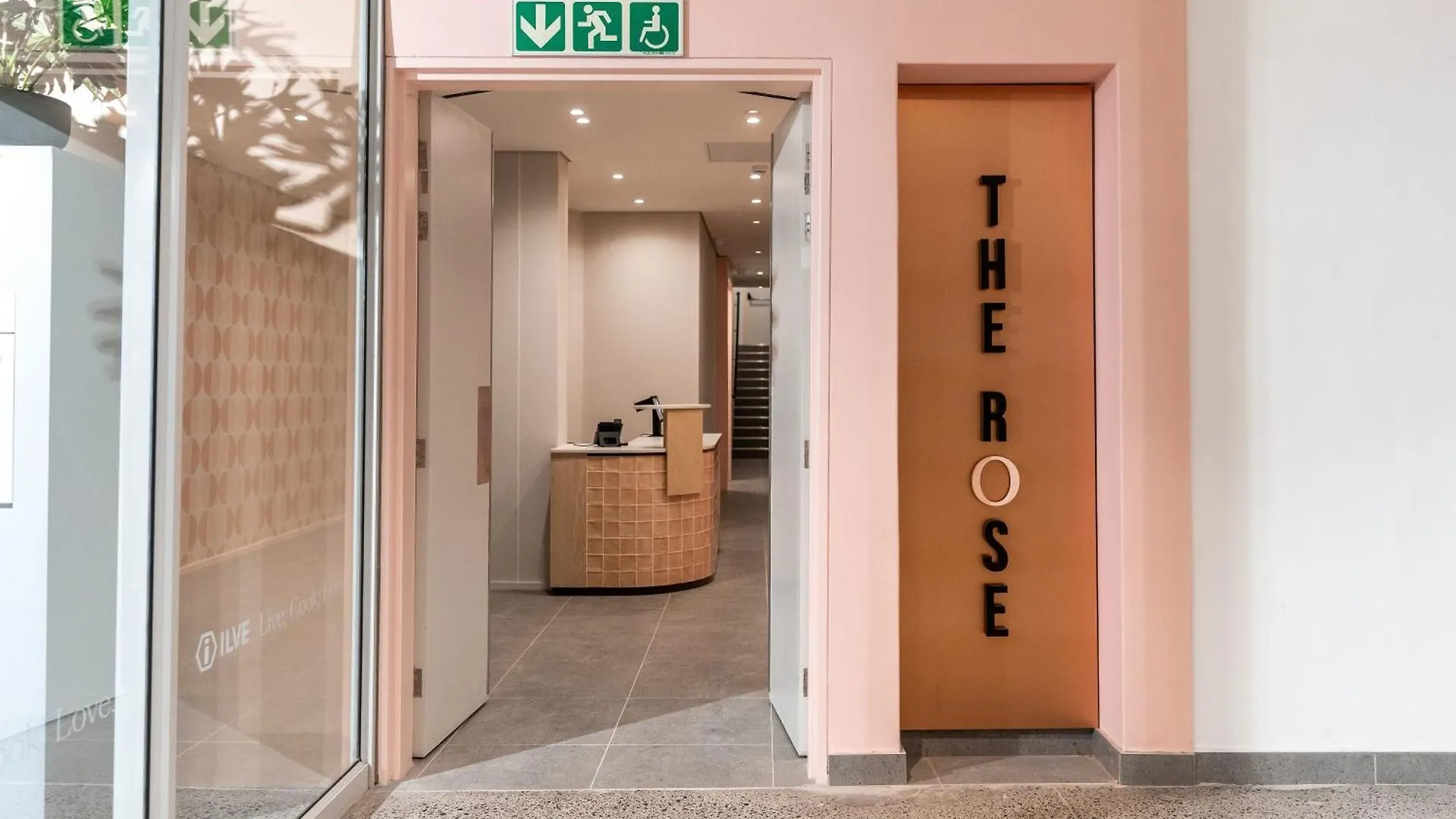 The Rose207: Modern Corner Studio With Views Cape Town