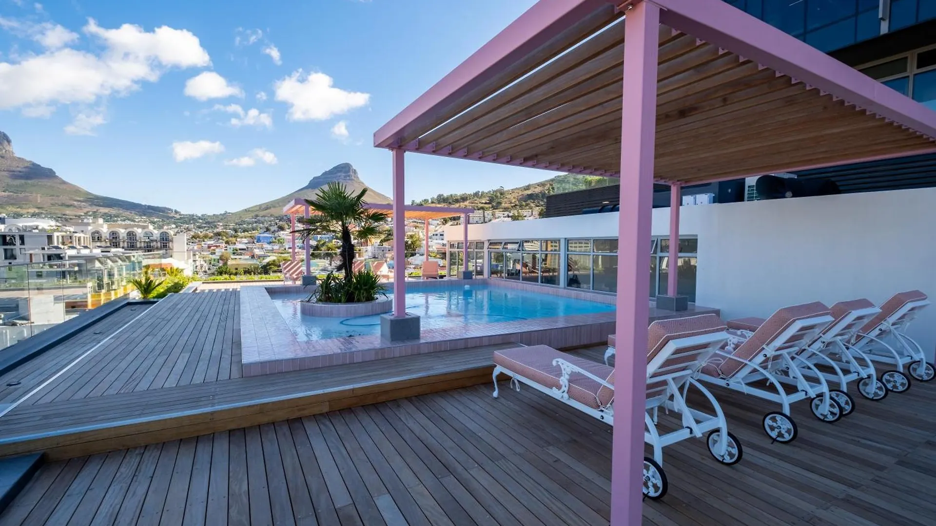 Apartment The Rose207: Modern Corner Studio With Views Cape Town