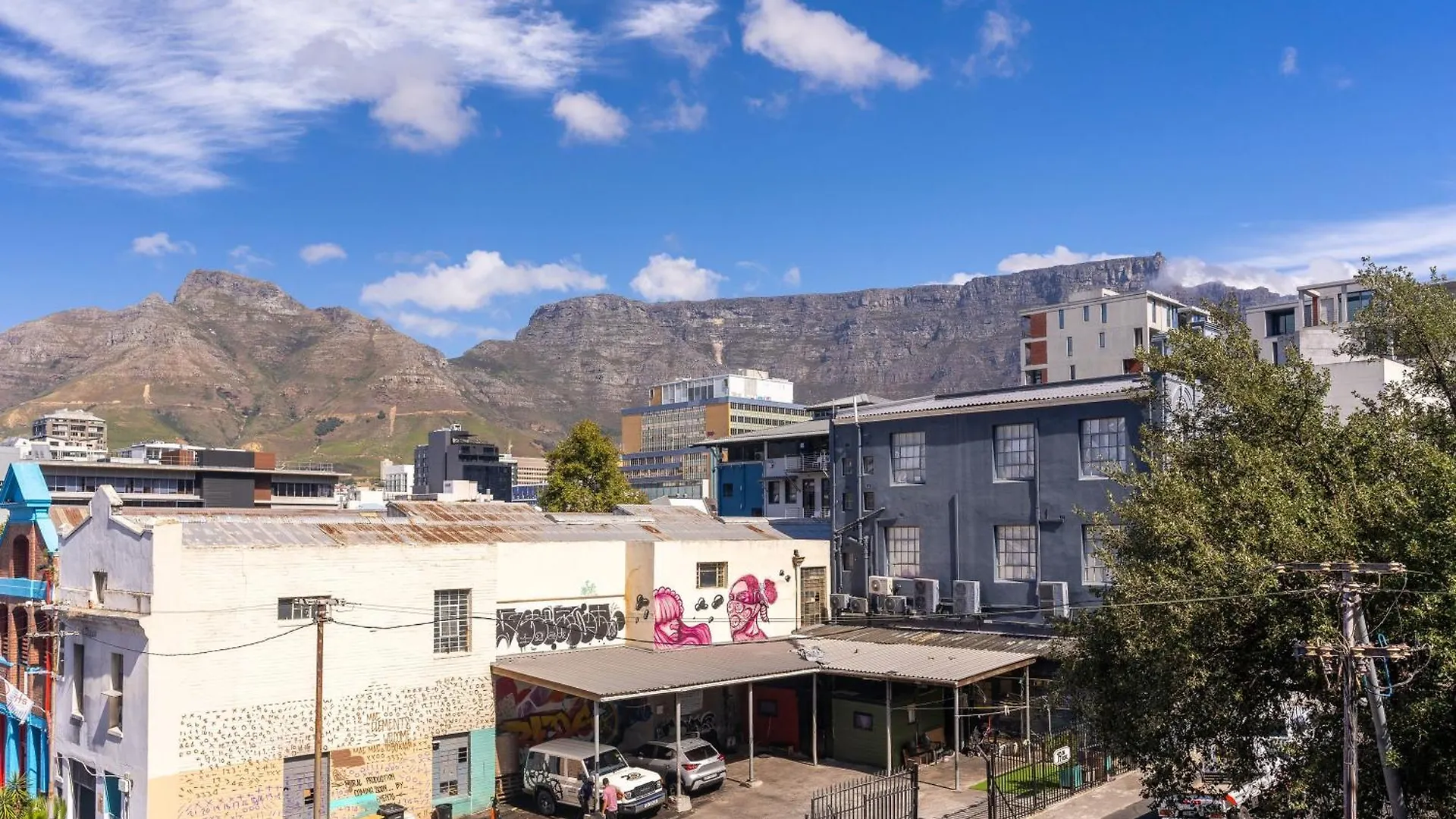 The Rose207: Modern Corner Studio With Views Cape Town